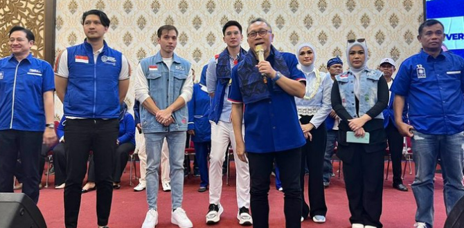 Zulkifli Hasan Ketua PAN Zulkifli Hasan Ketua PAN
