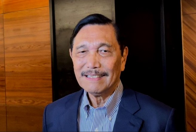 Menteri Koordinator Kemaritiman dan Investasi Luhut Binsar Pandjaitan saat ditemui usai perayaan ulang tahunnya ke-76 di Sopo Del Tower, Jakarta, Kamis (28/9/2023). (Dok. PT (PLN) Persero) Menteri Koordinator Kemaritiman dan Investasi Luhut Binsar Pandjaitan saat ditemui usai perayaan ulang tahunnya ke-76 di Sopo Del Tower, Jakarta, Kamis (28/9/2023). (Dok. PT (PLN) Persero)